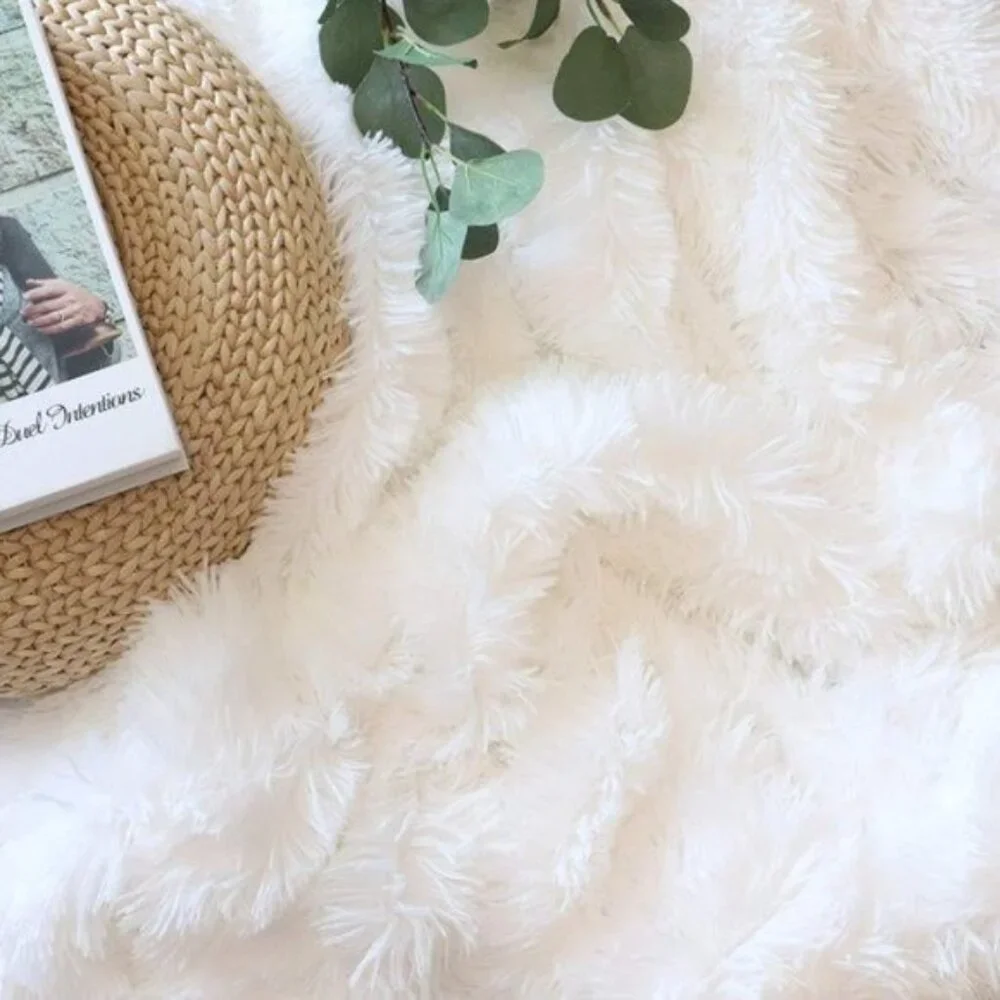 Lightweight Long Hair Soft Faux Fur Throw Blanket